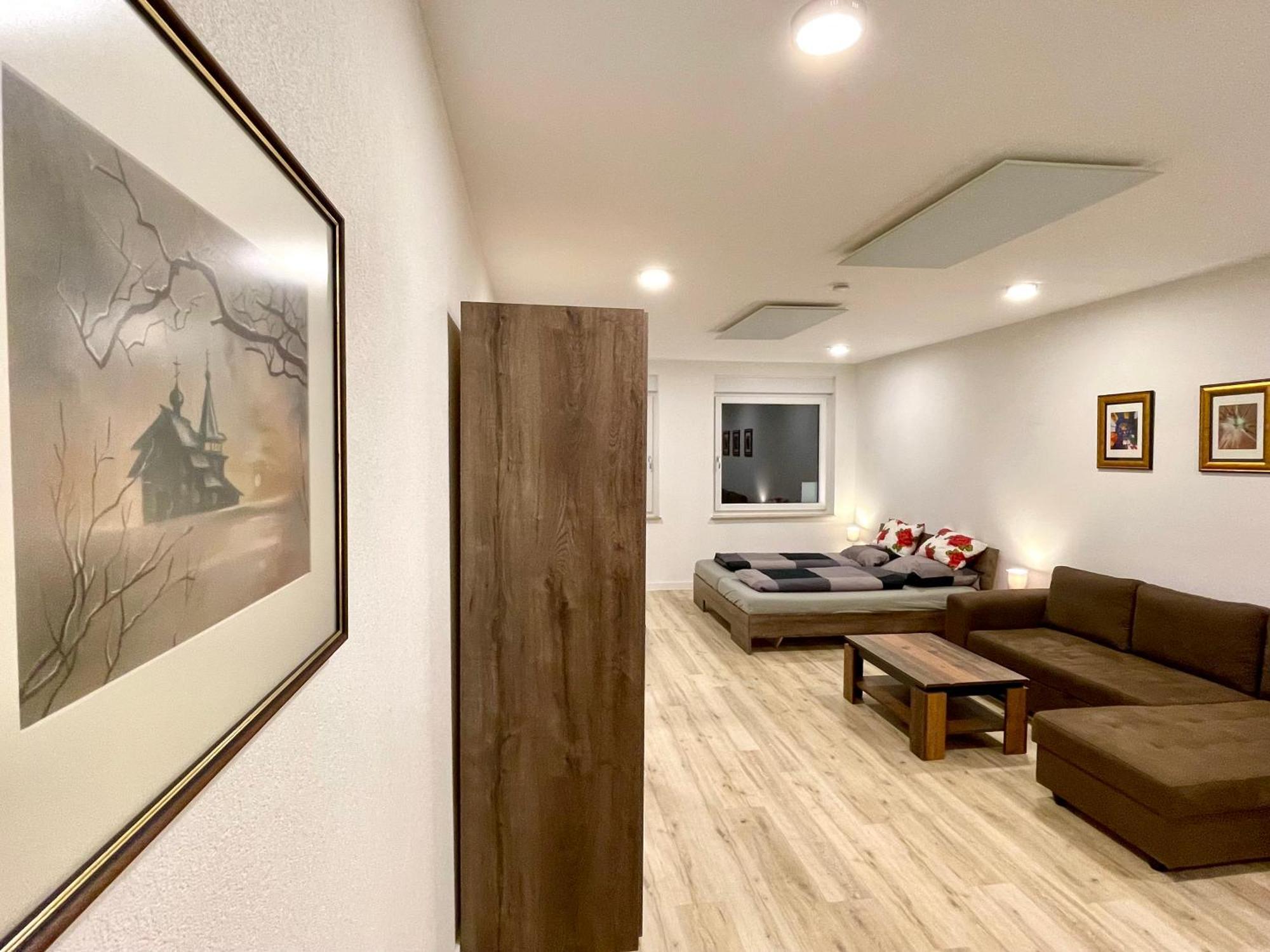 Neu Grosse Einzimmerwohnung Im Zentrum Goldstadt Pforzheim Schloessle Exterior photo